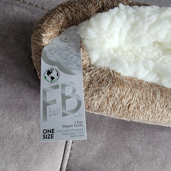 NWT Fuzzy Babba Women's Slipper Socks - Picture 3 of 4